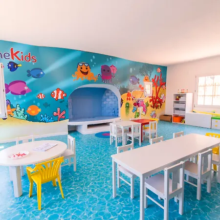 Hotel Fergus Style Punta Arabi 4*